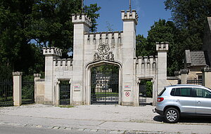 Hernstein, Schloss Hernstein, 1856-80 von Theophil Hansen in historistisches Schloss umgebaut