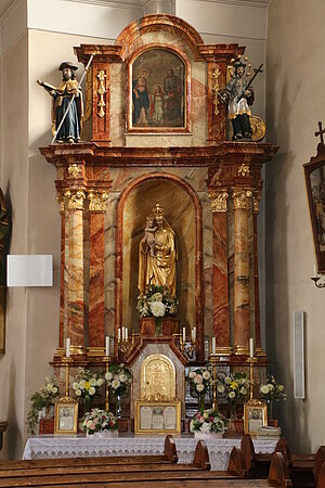 Nöchling, Pfarrkirche hl. Jakobus der Ältere, Seitenaltar von 1712/13, Marienfigur aus dem 19. Jh.