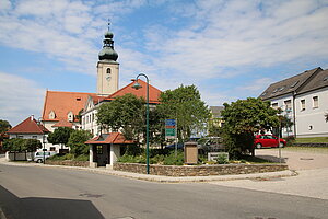 Wiesmath, Hauptplatz