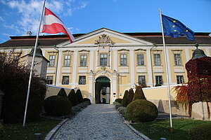 Gobelsburg, Schloss Gobelsburg, 1725 im barockem Stil umgebaut