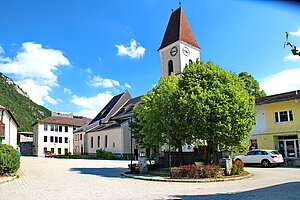 Puchberg am Schneeberg, Pfarrkirche hl. Vitus, nach Brand  Wiederaufbau 1948/49 nach Plänen von Rudolf Sedlaczek