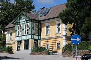 Mönichkirchen Nr. 10, Villa in typischen Formen des Heimatstils