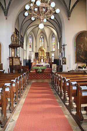 St. Peter in der Au, Pfarrkirche Hll. Petrus und Paulus, Blick in das Kircheninnere