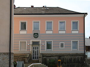 Eisgarn, Gemeindeamt, 1345 wurde hier eine der ältesten Schulen Niederösterreichs eingerichtet