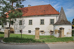 Lengenfeld, Langenloiser Straße 50, sog. Neues Schloss, ehem. Wassersclhloss, 2. Hälfte 16. Jh. und 18. Jh.