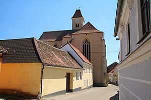 Kirchengasse mit Filialkirche hl. Blut
