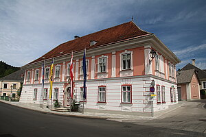 Ybbsitz, Rathaus, seit 1772, Fassade von 1904