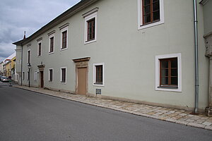 Bruck an der Leitha, Stefaniegasse 11, Bezirksgericht, ehem. Pflegerhof, 1745-1850 Rathaus