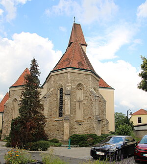 Pottenbrunn, Pfarrkirche hl. Ulrich, zweischiffiger Bau der Gotik, wohl um 1400