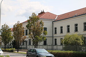 Hirtenberg, ehem. Offizierswaisenhaus, heute Strafanstalt