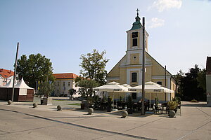 Leobersdorf, Pfarrkirche hl. Martin, spätbarocke Staffelkirche, 1775 umgestaltet