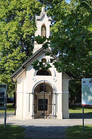 Deutsch-Wagram, Gedächtnisstätte für die Gefallenen von 1809, 1859 im Sahulkapark errichtet