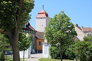 Retz, Znaimer Tor, um 1300 als Teil der Stadtbefestigung entstanden