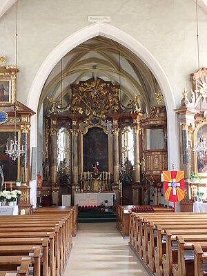 Frankenfels, Pfarrkirche hl. Margareta, Blick auf den Hochaltar