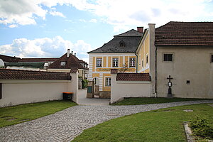 Weistrach, Kirchhof