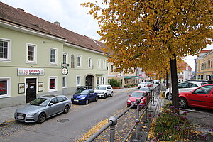 Neulengbach, Blick über den Hauptplatz