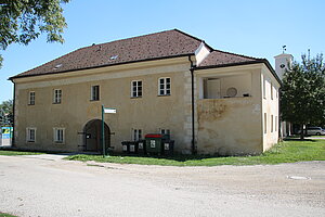 Katzelsdorf, Schloss Katzelsdorf, Anlage des 16./17. Jh.s, Tortrakt