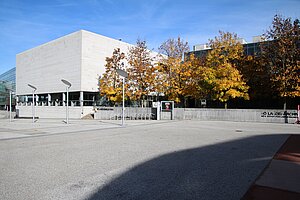 St. Pölten, Regierungsviertel, 1992-97 errichtet, Landesbibliothek