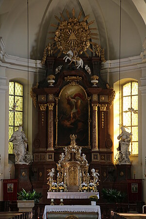 Wullersdorf, Pfarrkirche hl. Georg, Hochaltar - Altarblatt hl. Michael, Johann Höfel, 1828