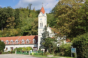 Wolfsgraben, Kollegium der Kalasantiner und Kloster- bzw. Pfarrkirche