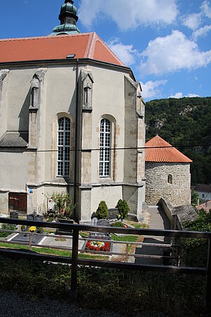 Hardegg, Pfarrkirche hl. Veit, Blick auf den polygonal geschlossenen Chor um 1400