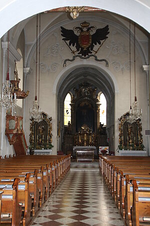 Wolkersdorf, Pfarrkirche hl. Margaretha, Blick in das Kircheninnere
