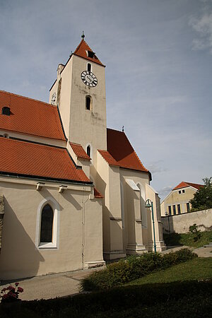 Lengenfeld, Pfarrkirche hl. Pankratius, gotische, im Kern romanische Staffelkirche