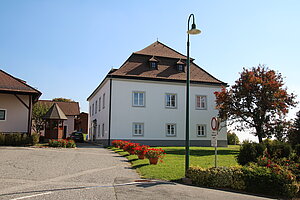 Hollenthon, Pfarrhof, 1785-1790 nach Plänen von Rupert Mildner erbaut