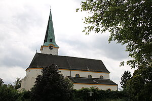 Lassee, Pfarrkirche hl. Martin in der Ortsmitte, ehem. Wehrkirche, im Kern mittelalterlicher Bau