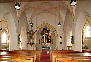 Rappottenstein, Pfarrkirche hll. Peter und Paul, Blick in das Kircheninnere, Netzrippengewölbe 2. Hälfte 15. Jh.