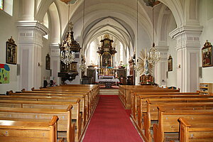 Zwentendorf, Pfarrkirche hl. Stephan, im Kern frühgotische Chorturmkirche, Barockisierung um 1711 - Blick in das Kircheninnere