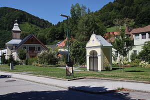 Marktl, Marktler Straße mit Marktler Kapelle, 2. Hälfte 17. Jahrhundert