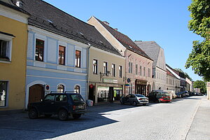 Drosendorf, Blick auf die Nordseite des Hauptplatzes