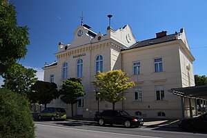 Felixdorf, Hauptstraße 31, Rathaus, 1900 von Wenzel Wegwarth erbaut