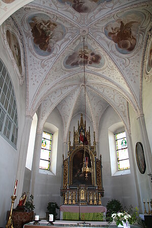 Hafnerbach, Pfarrkirche hl. Zeno, Blick Richtung Chor und in das Chorgewölbe
