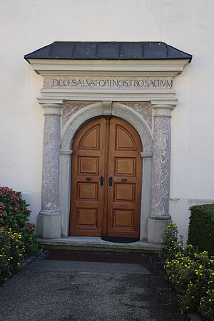 Weinzierl, Schlosskapelle Zur hl. Gottesmutter, frühbarocker Saalbau, 1620/40, Portal