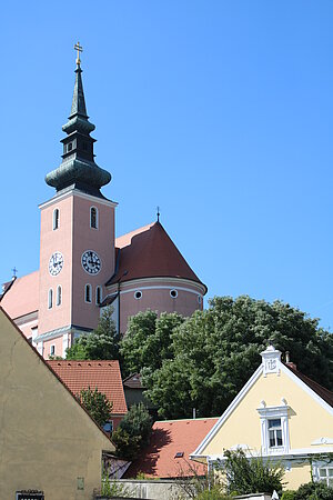Poysdorf, Stadtpfarrkirche hl. Johannes der Täufer, auf dem Kirchhügel