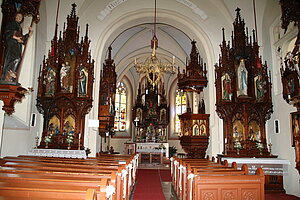 Ysper, Pfarrkirche hl. Lorenz, Blick in das Kircheninnere mit der neogotischen Einrichtung