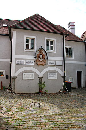 Kirnberg an der Mank, sog. Schloss Kirnberg, Innenhof, West-Trakt