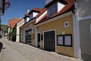 Joching, Gemeindeamt und Gebäude der freiwilligen Feuerwehr