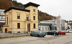 Kaltenleutgeben, Historische Villa mit Eckturm, um 1865, Wohnsitz des Kurarztes