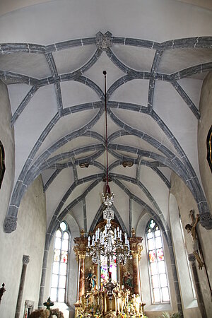 Nöchling, Pfarrkirche hl. Jakobus der Ältere, Netzrippengewölbe im gotischen Chor, um 1500