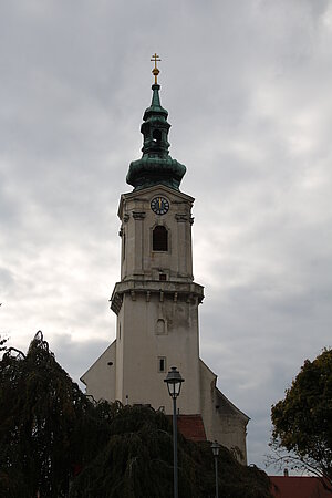 Bruck an der Leitha, Hauptplatz, Stadtturm, um 1230, weitere Ausbauten in den folgenden Jh.