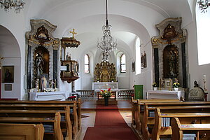 Markthof, Pfarrkirche hl. Georg, im Kern romanische Kirche, barockisiert