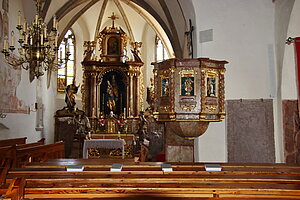 Neukirchen am Ostrong, Pfarrkirche Mariae Himmelfahrt, Blick Richtung Chor