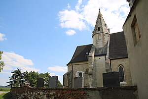 Fallbach, Pfarrkirche hl. Lambert, auf ehem. Hausberganlage gelegen, spätgotischer Bau