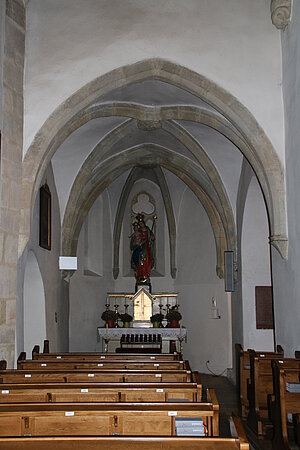St. Andrä, Pfarrkirche hl. Andreas, gotische Hallenkirche mit romanischen Kern,