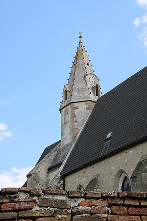 Fallbach, Pfarrkirche hl. Lambert, auf ehem. Hausberganlage gelegen, spätgotischer Bau