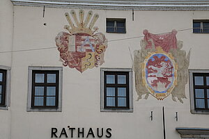 Neumarkt an der Ybbs, Rathaus, Wappen Starhemberg an der Fassade, rezent