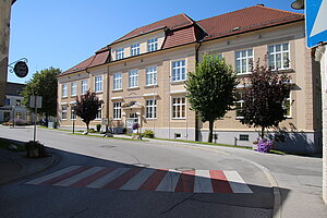 Pyhra, Hauptschule, 1911/12 erbaut